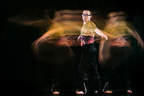 Photo d'un danseur avec un effet de flou - Agrandir l'image, fenêtre modale